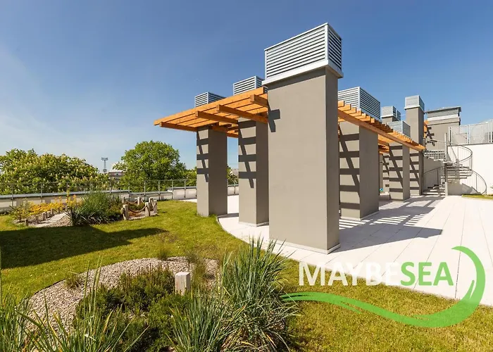 Апартаменты Maybesea Nadmorskie Tarasy A415 *